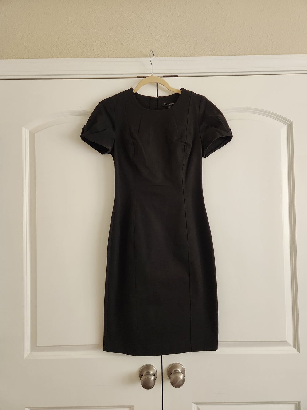 Banana Republic Classic Black Puff-Sleeve Sheath Dress